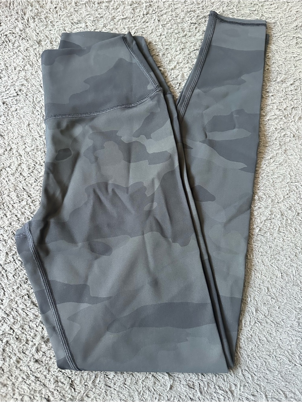 Alo Yoga The High-Waist Vapor Legging black camouflage size small